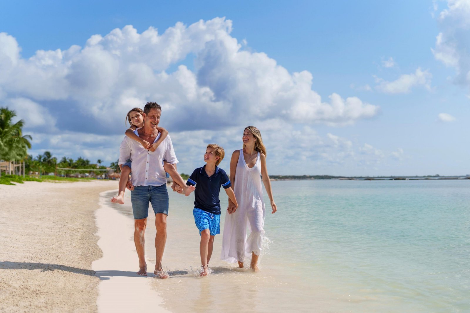 Playa pública en Cancún, Caribe Mexicano